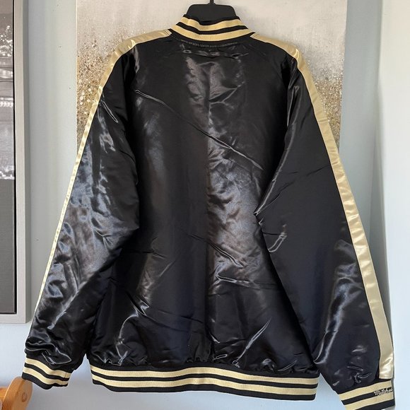 Mitchell & Ness Hardwood Classics Toronto Raptors Jacket (NWT) - Picture 2 of 15